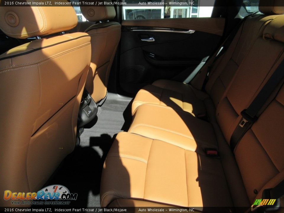 2016 Chevrolet Impala LTZ Iridescent Pearl Tricoat / Jet Black/Mojave Photo #10