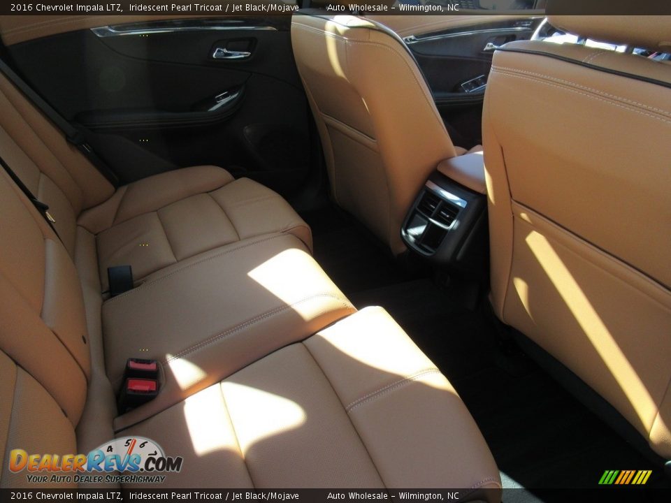 2016 Chevrolet Impala LTZ Iridescent Pearl Tricoat / Jet Black/Mojave Photo #12