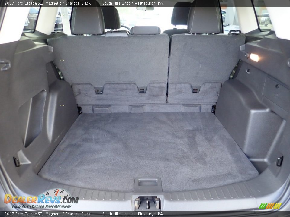 2017 Ford Escape SE Magnetic / Charcoal Black Photo #5