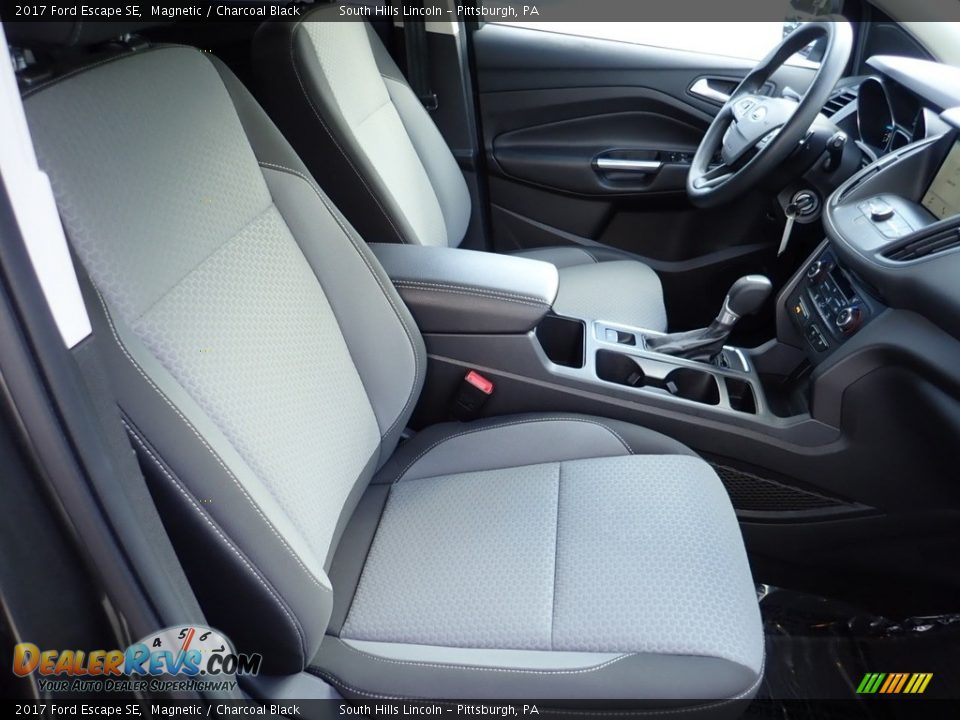 2017 Ford Escape SE Magnetic / Charcoal Black Photo #11