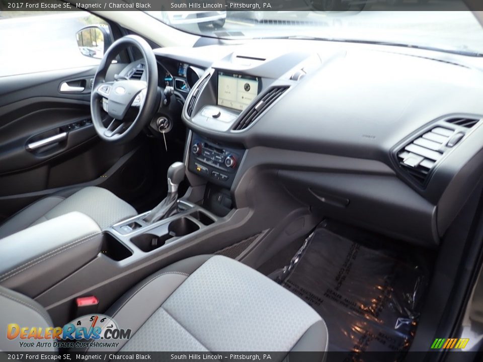 2017 Ford Escape SE Magnetic / Charcoal Black Photo #12