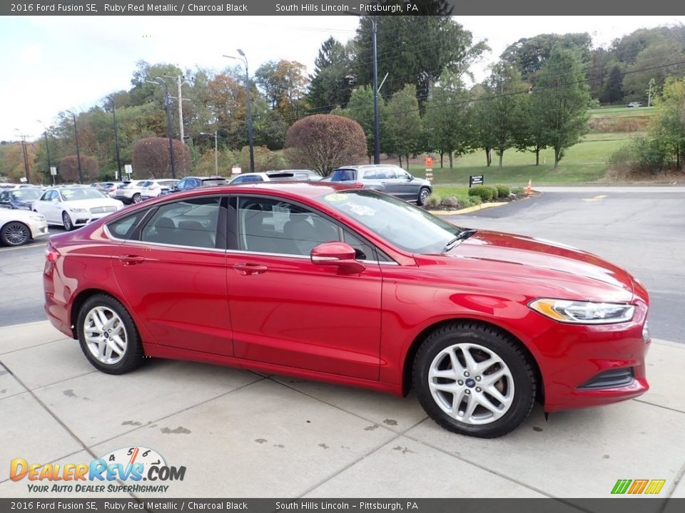 2016 Ford Fusion SE Ruby Red Metallic / Charcoal Black Photo #7