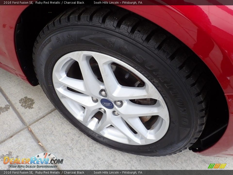 2016 Ford Fusion SE Ruby Red Metallic / Charcoal Black Photo #10