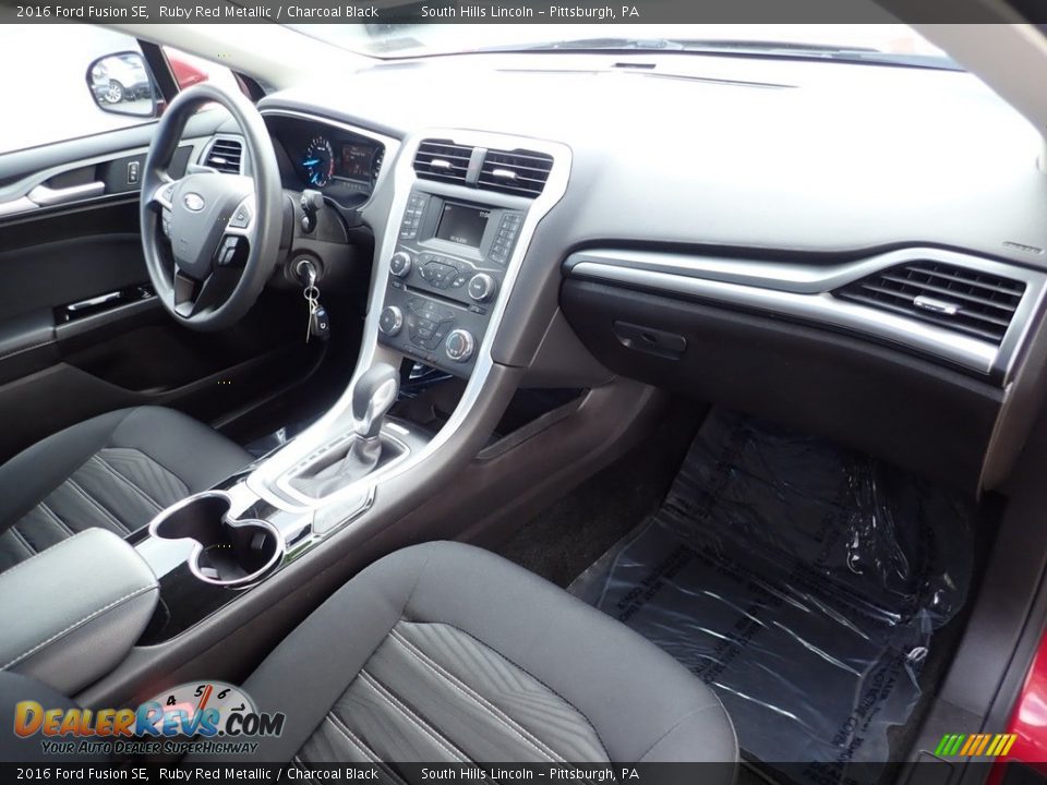 2016 Ford Fusion SE Ruby Red Metallic / Charcoal Black Photo #12