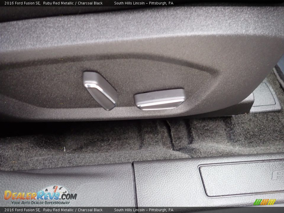 2016 Ford Fusion SE Ruby Red Metallic / Charcoal Black Photo #13
