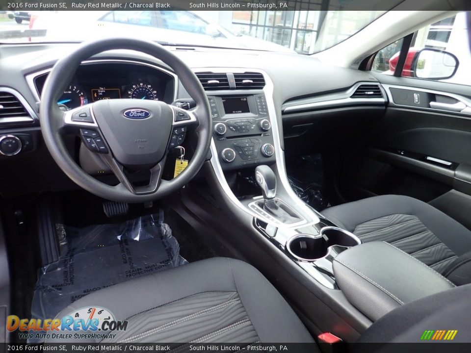 2016 Ford Fusion SE Ruby Red Metallic / Charcoal Black Photo #18