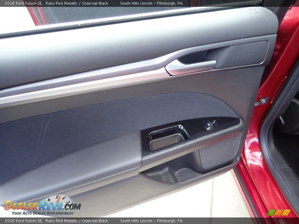 2016 Ford Fusion SE Ruby Red Metallic / Charcoal Black Photo #19