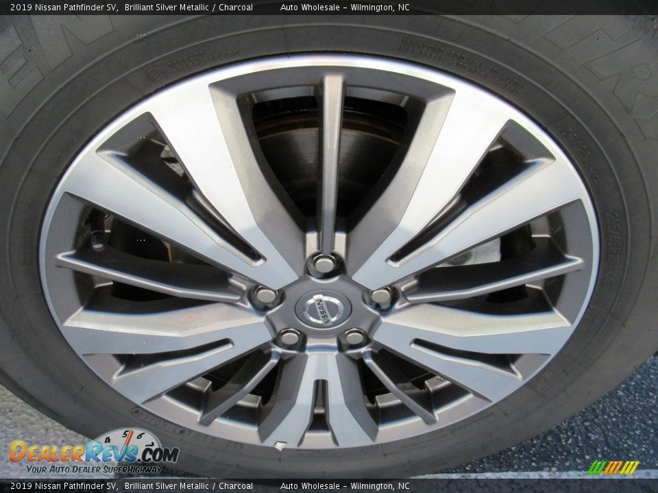 2019 Nissan Pathfinder SV Brilliant Silver Metallic / Charcoal Photo #7