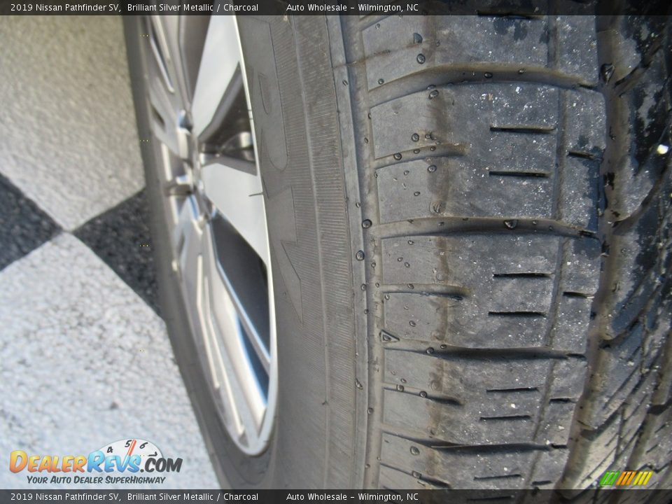 2019 Nissan Pathfinder SV Brilliant Silver Metallic / Charcoal Photo #8