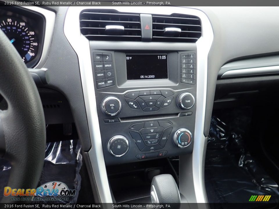 2016 Ford Fusion SE Ruby Red Metallic / Charcoal Black Photo #22