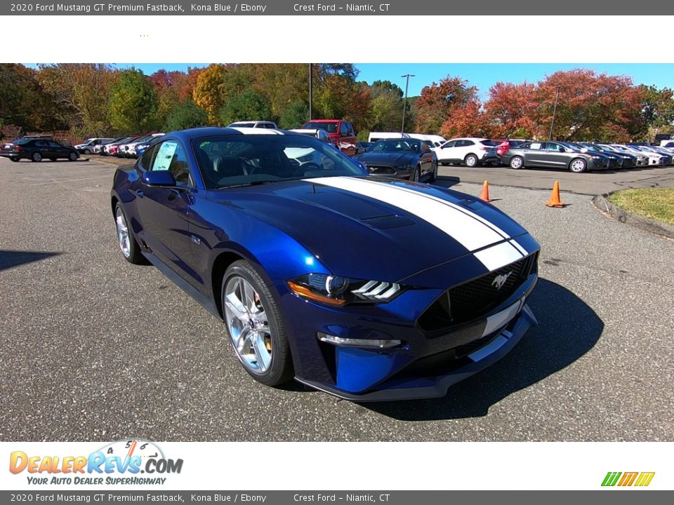 Front 3/4 View of 2020 Ford Mustang GT Premium Fastback Photo #1