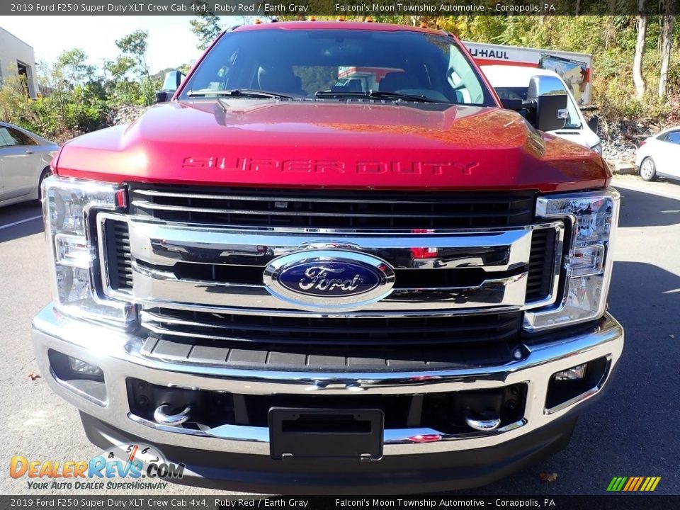 2019 Ford F250 Super Duty XLT Crew Cab 4x4 Ruby Red / Earth Gray Photo #4