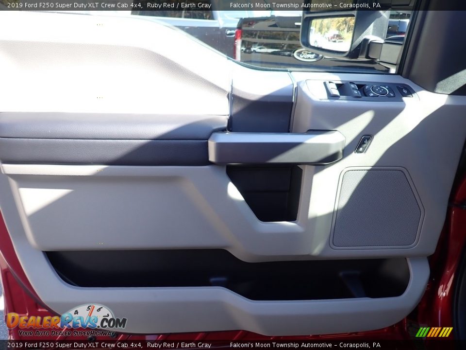 2019 Ford F250 Super Duty XLT Crew Cab 4x4 Ruby Red / Earth Gray Photo #11