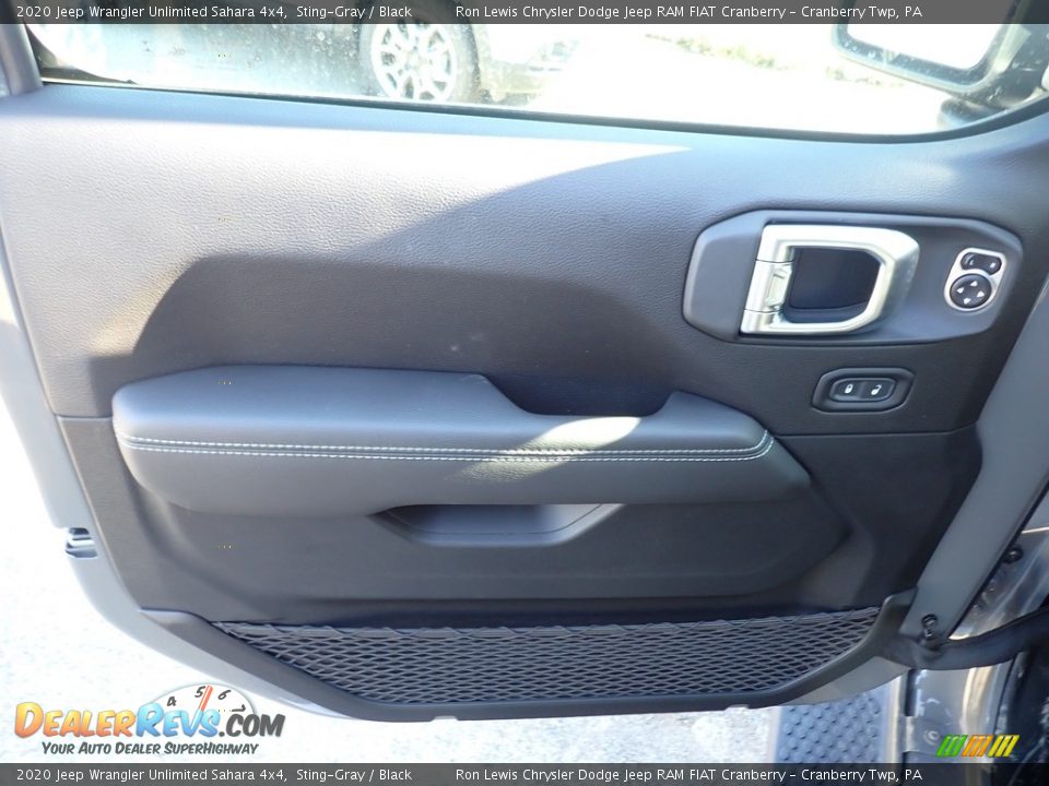 2020 Jeep Wrangler Unlimited Sahara 4x4 Sting-Gray / Black Photo #14