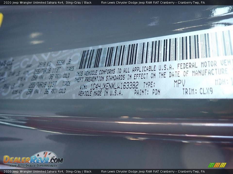 2020 Jeep Wrangler Unlimited Sahara 4x4 Sting-Gray / Black Photo #15