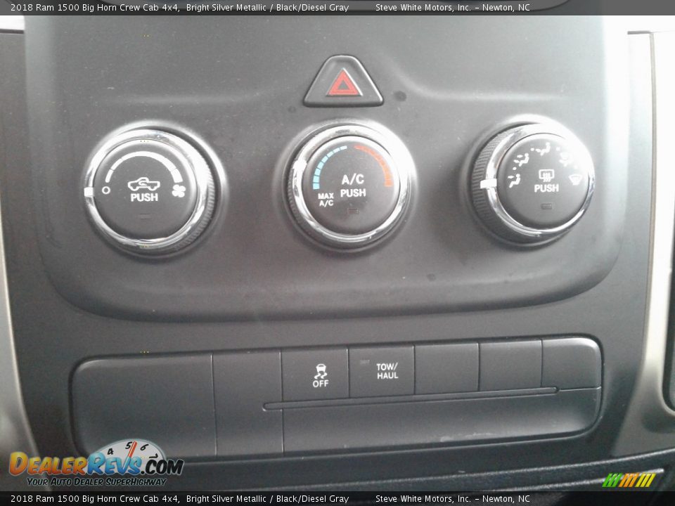 2018 Ram 1500 Big Horn Crew Cab 4x4 Bright Silver Metallic / Black/Diesel Gray Photo #21