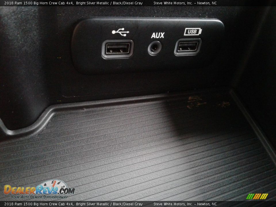 2018 Ram 1500 Big Horn Crew Cab 4x4 Bright Silver Metallic / Black/Diesel Gray Photo #22