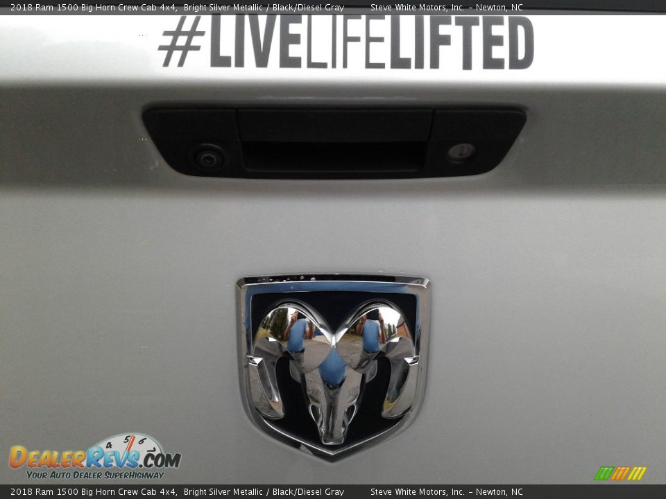 2018 Ram 1500 Big Horn Crew Cab 4x4 Bright Silver Metallic / Black/Diesel Gray Photo #26