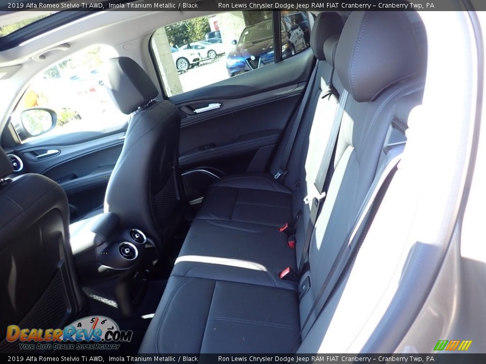2019 Alfa Romeo Stelvio Ti AWD Imola Titanium Metallic / Black Photo #18