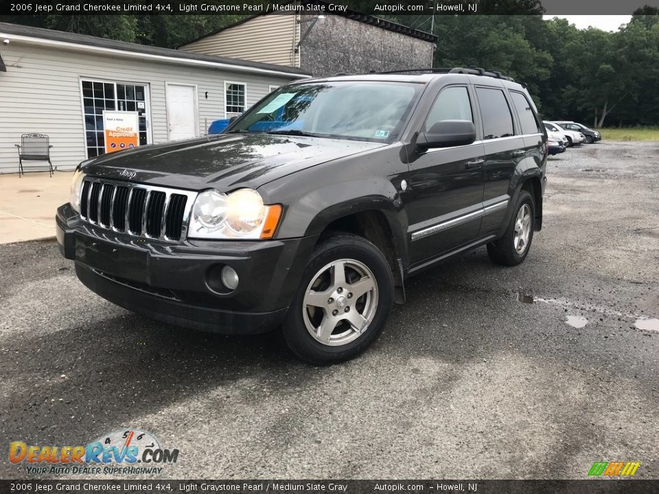 2006 Jeep Grand Cherokee Limited 4x4 Light Graystone Pearl / Medium Slate Gray Photo #1