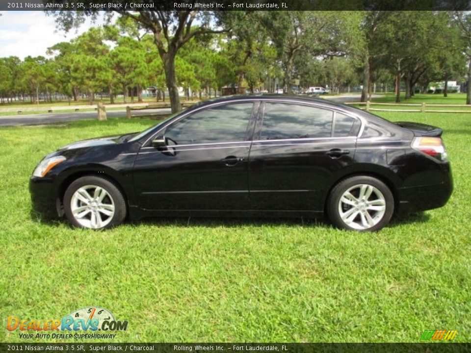 2011 Nissan Altima 3.5 SR Super Black / Charcoal Photo #4