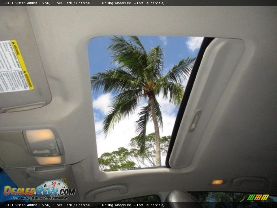 2011 Nissan Altima 3.5 SR Super Black / Charcoal Photo #7