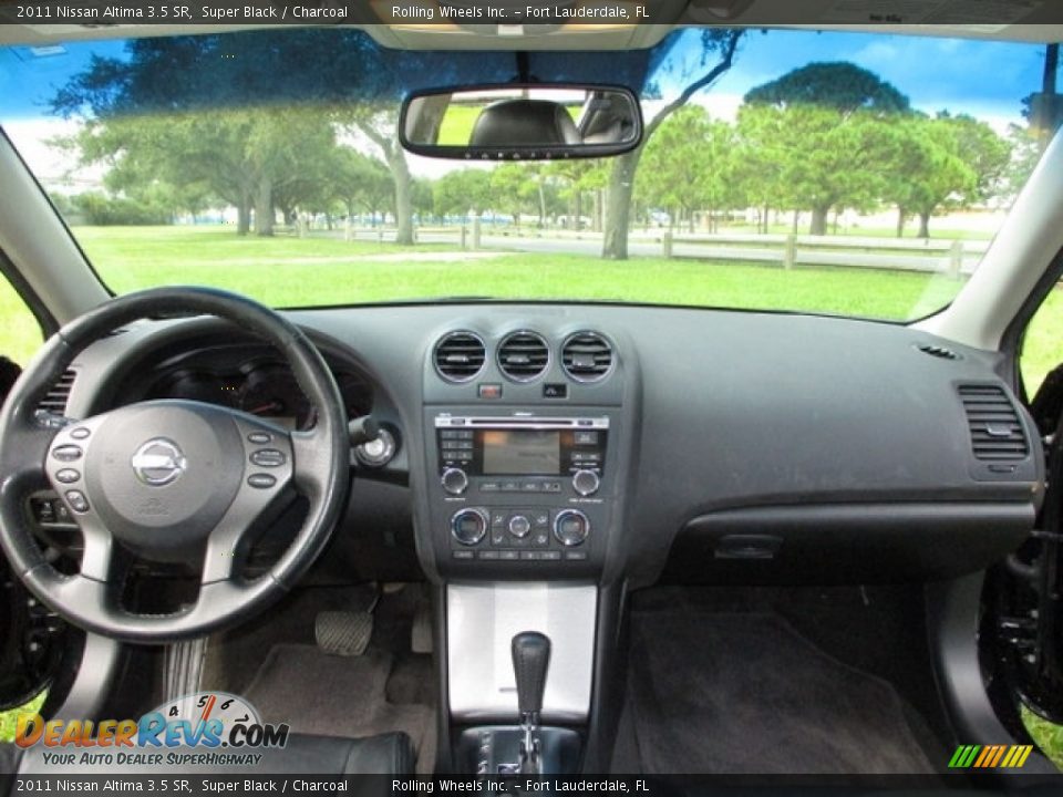 2011 Nissan Altima 3.5 SR Super Black / Charcoal Photo #9