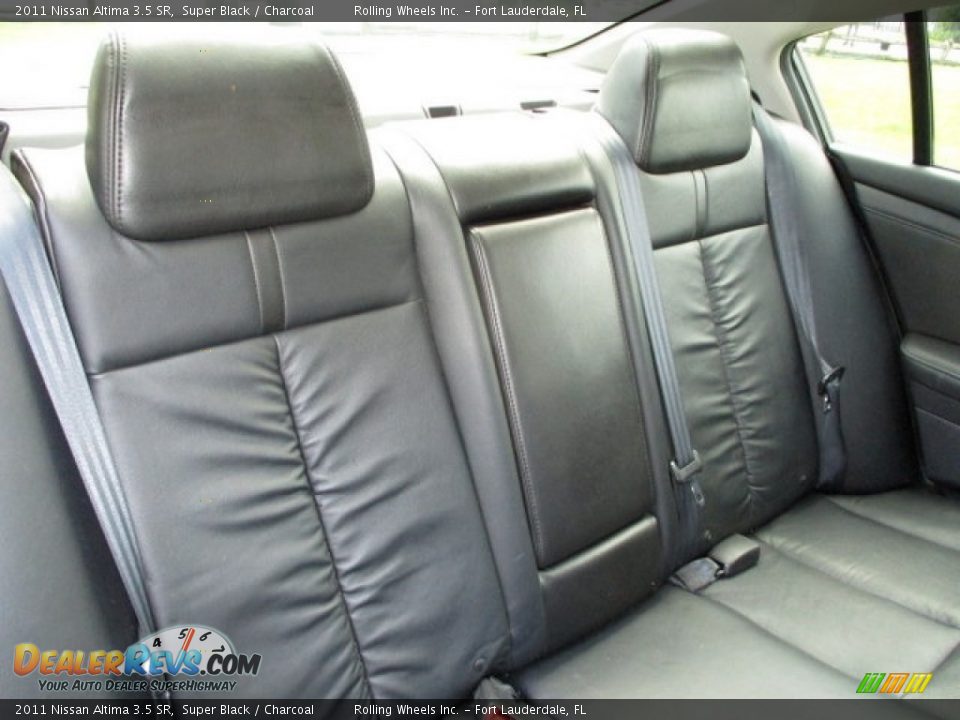2011 Nissan Altima 3.5 SR Super Black / Charcoal Photo #13