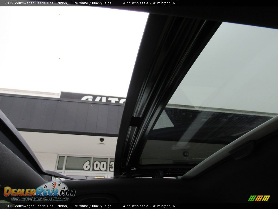 2019 Volkswagen Beetle Final Edition Pure White / Black/Beige Photo #13