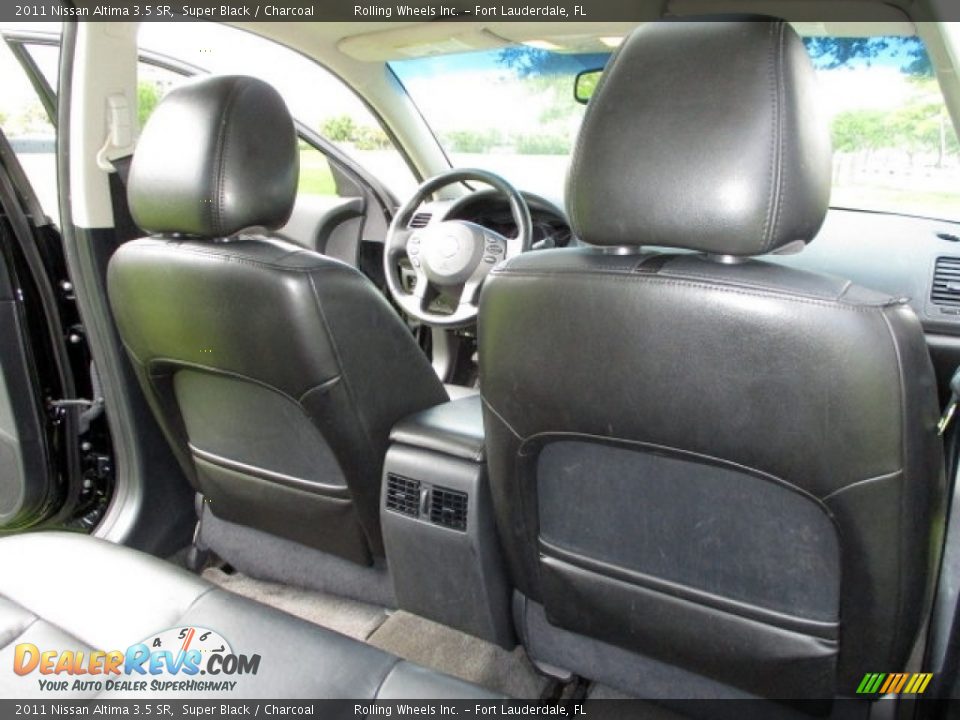 2011 Nissan Altima 3.5 SR Super Black / Charcoal Photo #15
