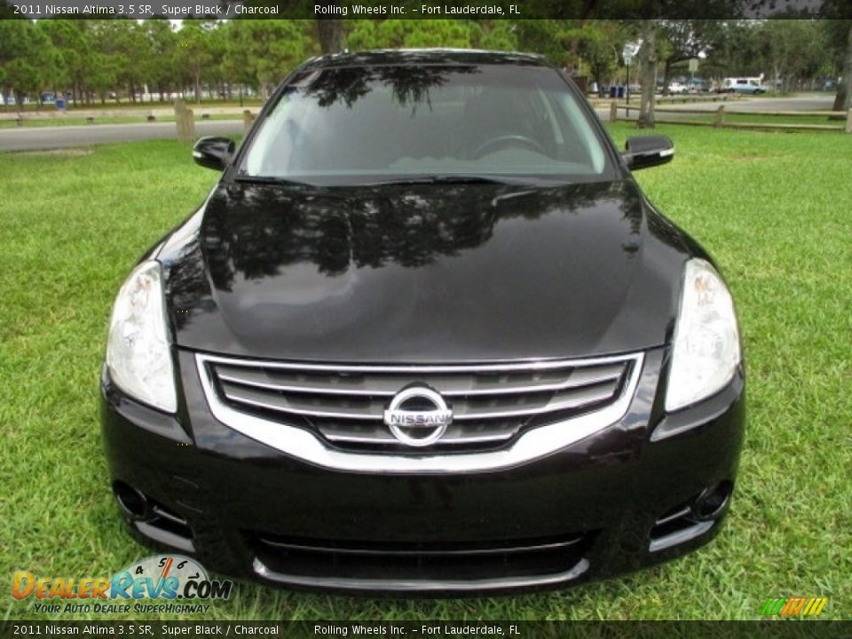 2011 Nissan Altima 3.5 SR Super Black / Charcoal Photo #16