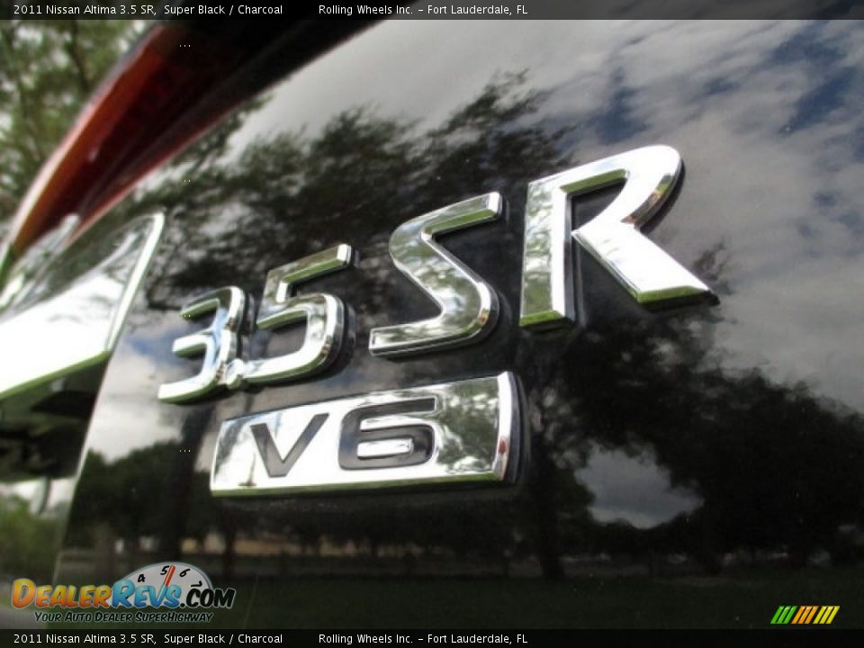 2011 Nissan Altima 3.5 SR Super Black / Charcoal Photo #18