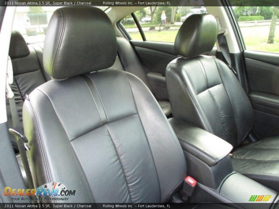 2011 Nissan Altima 3.5 SR Super Black / Charcoal Photo #19