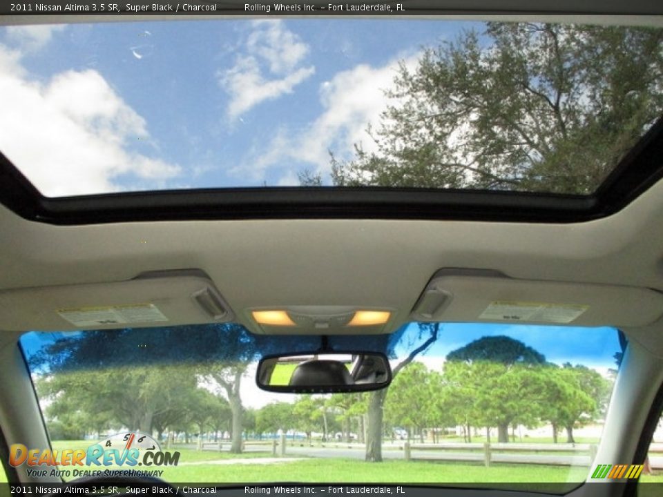 2011 Nissan Altima 3.5 SR Super Black / Charcoal Photo #22