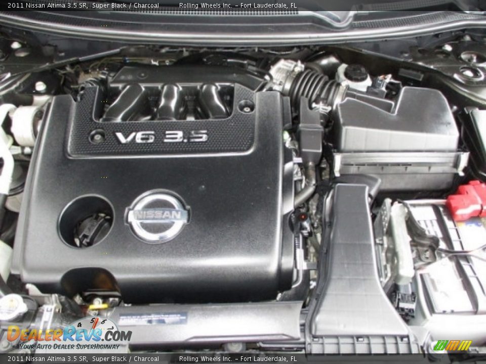 2011 Nissan Altima 3.5 SR Super Black / Charcoal Photo #24