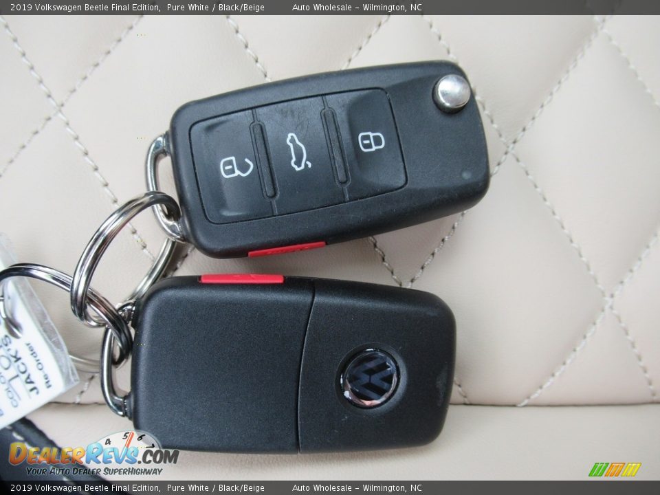 Keys of 2019 Volkswagen Beetle Final Edition Photo #20