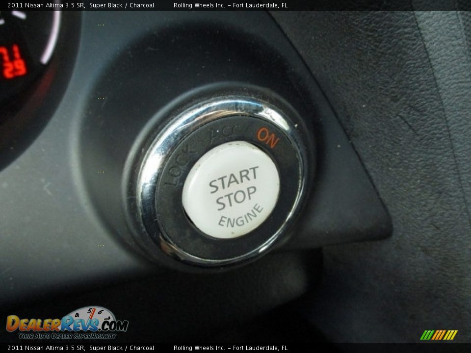 2011 Nissan Altima 3.5 SR Super Black / Charcoal Photo #26