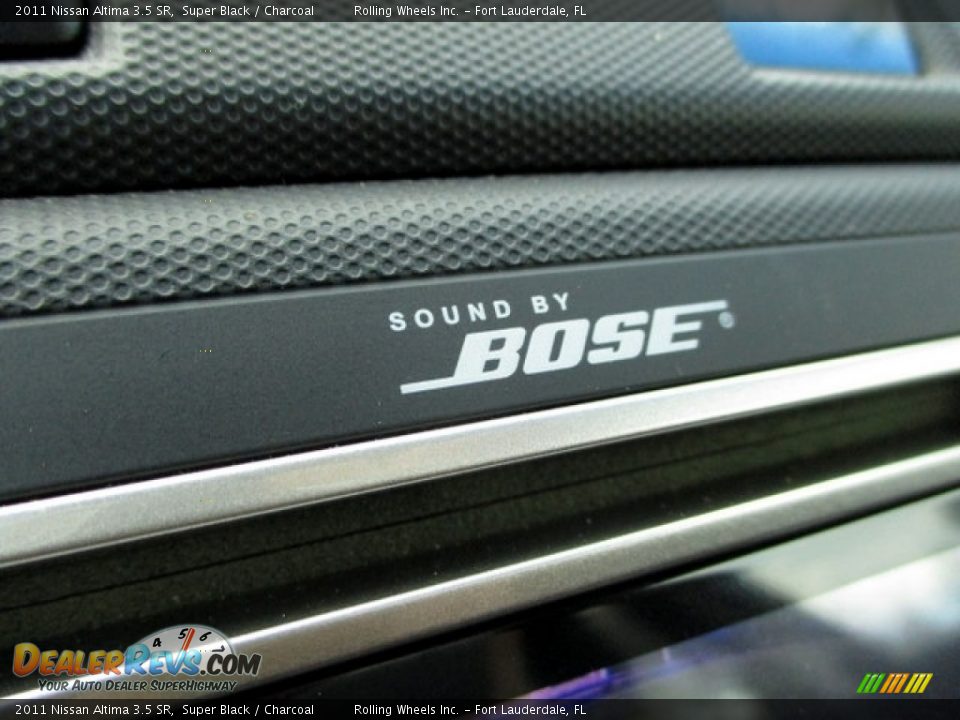 2011 Nissan Altima 3.5 SR Super Black / Charcoal Photo #32