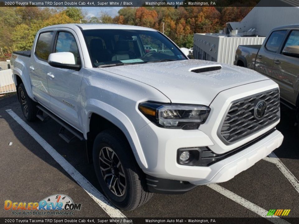 Front 3/4 View of 2020 Toyota Tacoma TRD Sport Double Cab 4x4 Photo #1