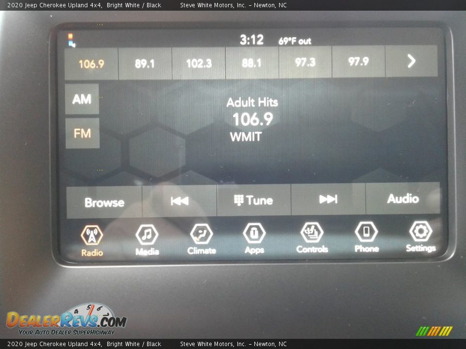 2020 Jeep Cherokee Upland 4x4 Bright White / Black Photo #20