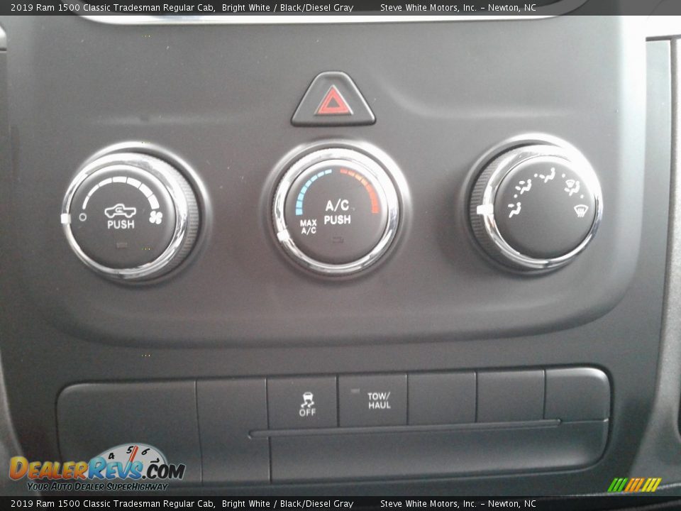 Controls of 2019 Ram 1500 Classic Tradesman Regular Cab Photo #22