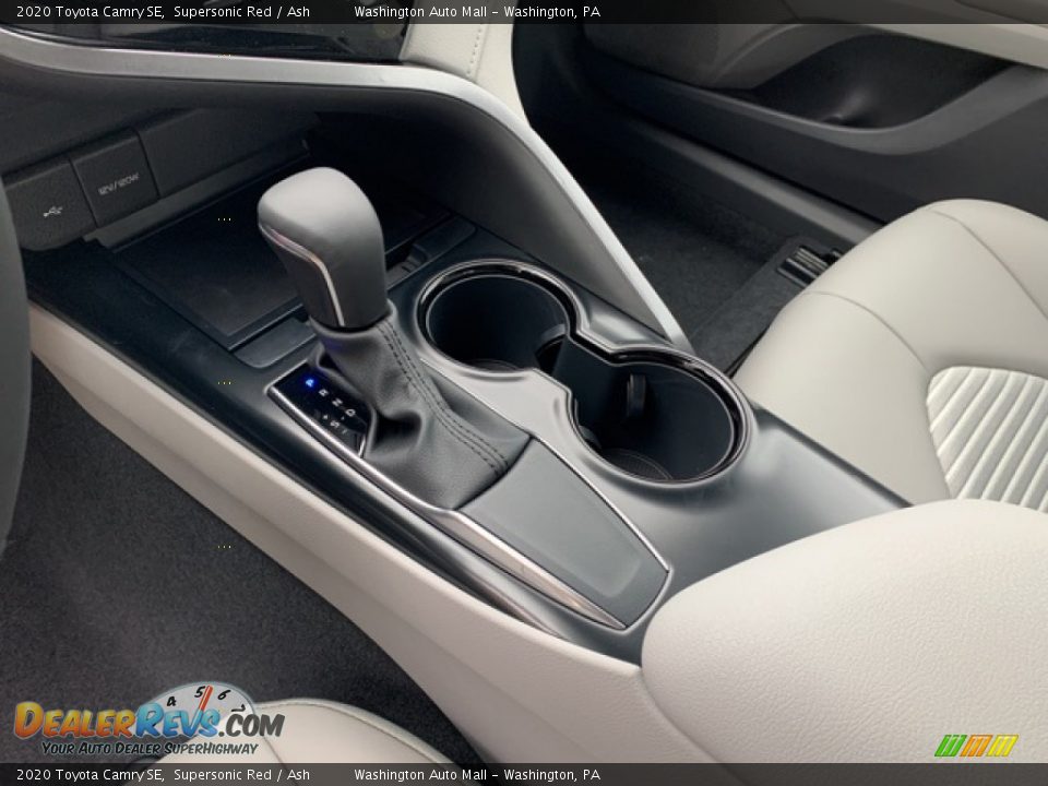 2020 Toyota Camry SE Shifter Photo #4