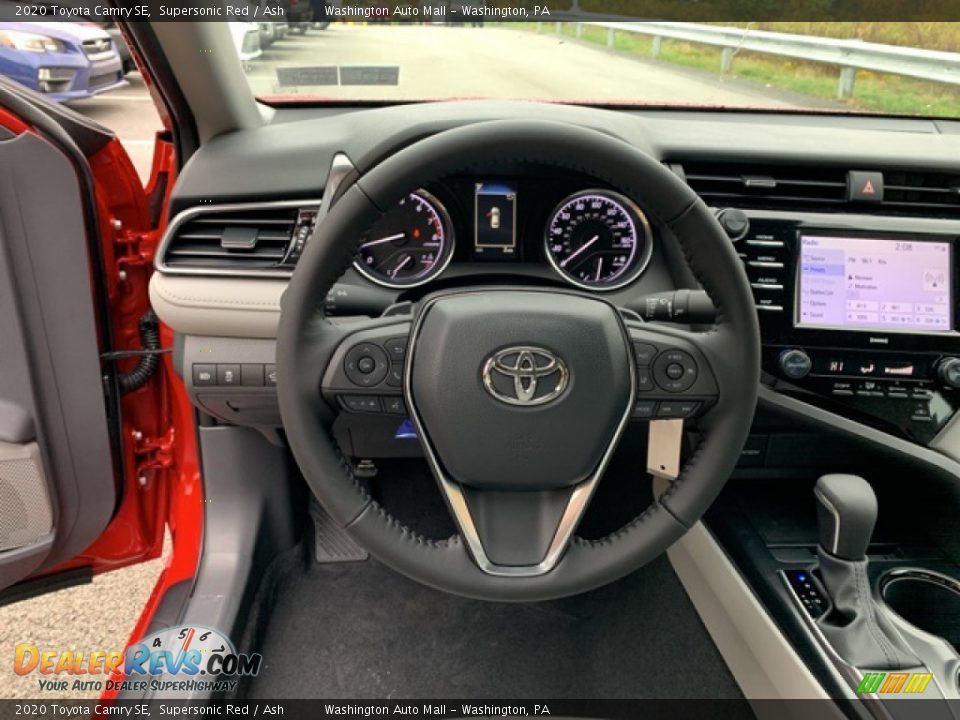 2020 Toyota Camry SE Steering Wheel Photo #10