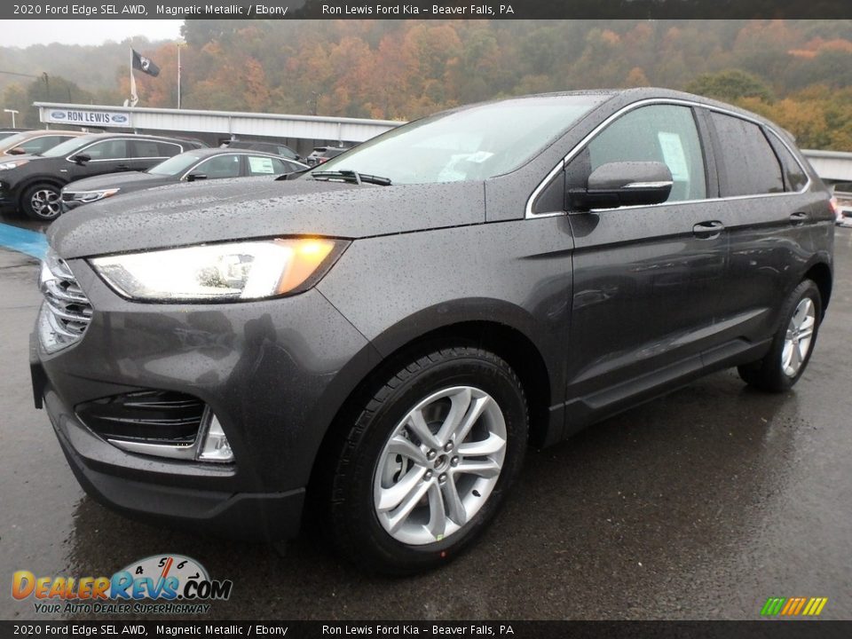 Front 3/4 View of 2020 Ford Edge SEL AWD Photo #7