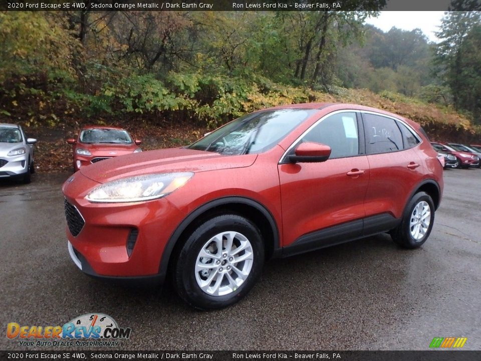 Front 3/4 View of 2020 Ford Escape SE 4WD Photo #7