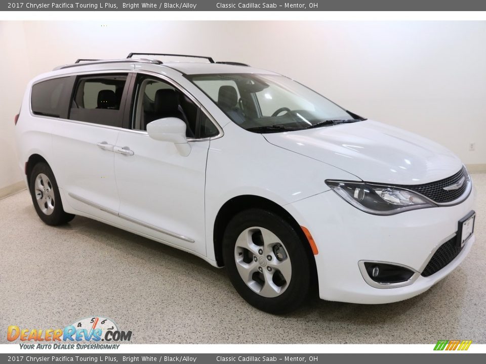 2017 Chrysler Pacifica Touring L Plus Bright White / Black/Alloy Photo #1