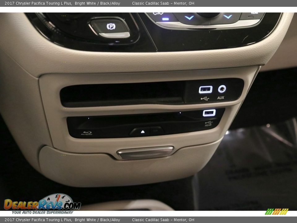 2017 Chrysler Pacifica Touring L Plus Bright White / Black/Alloy Photo #17