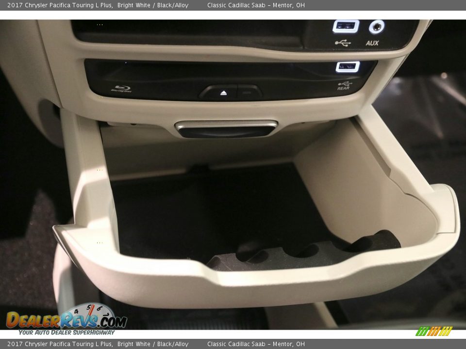 2017 Chrysler Pacifica Touring L Plus Bright White / Black/Alloy Photo #18