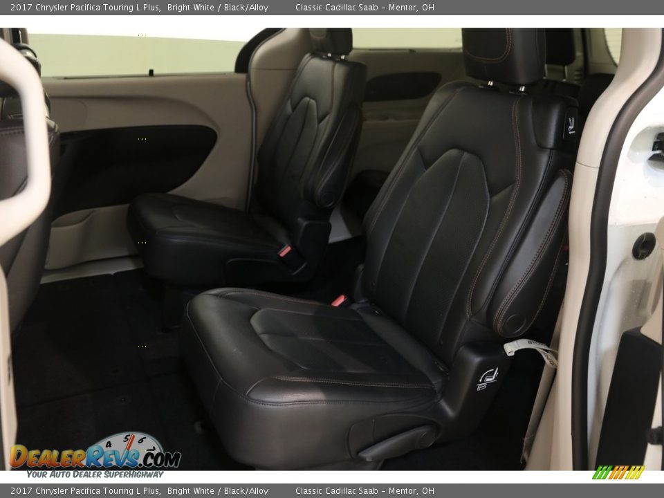 2017 Chrysler Pacifica Touring L Plus Bright White / Black/Alloy Photo #24