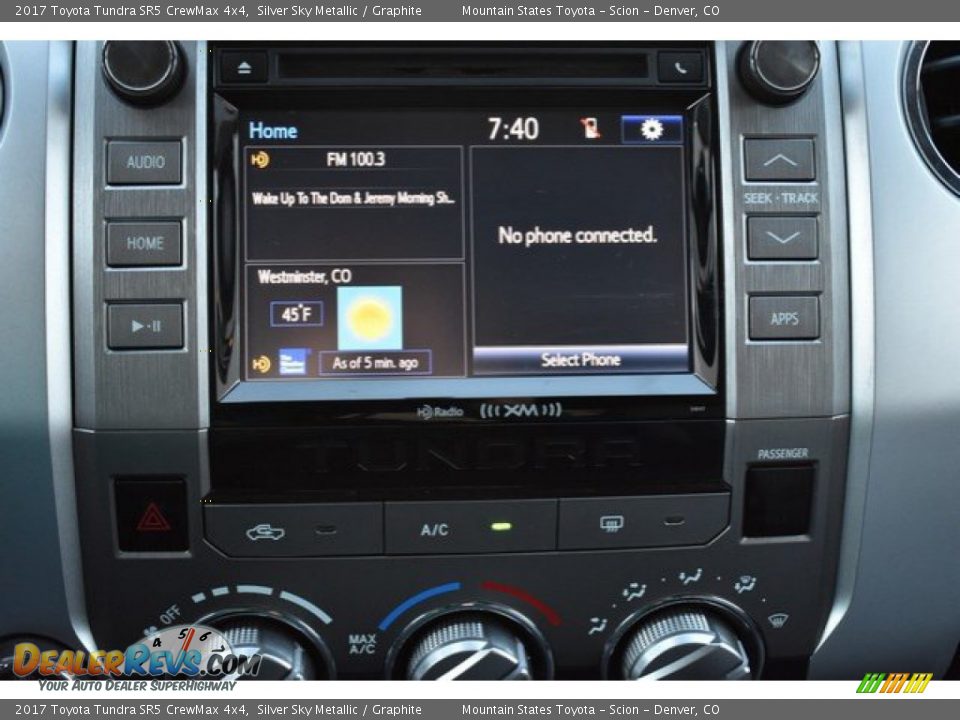 2017 Toyota Tundra SR5 CrewMax 4x4 Silver Sky Metallic / Graphite Photo #11